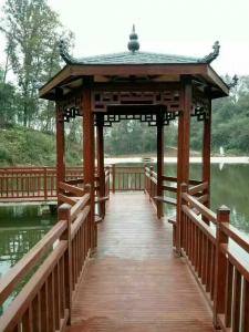 仿木凉亭